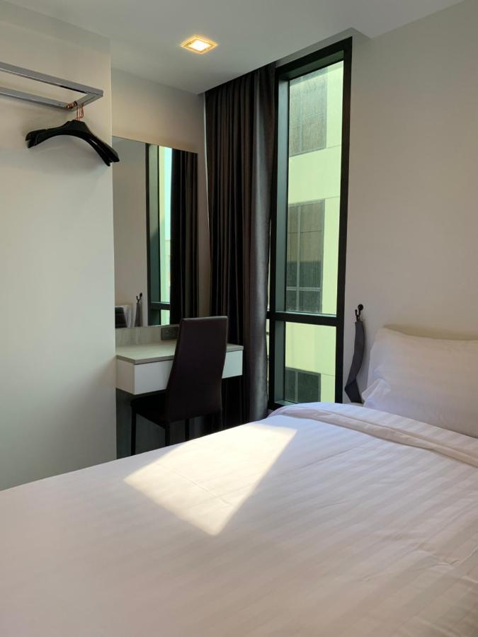 Thana Wisut Hotel Bangkok Luaran gambar