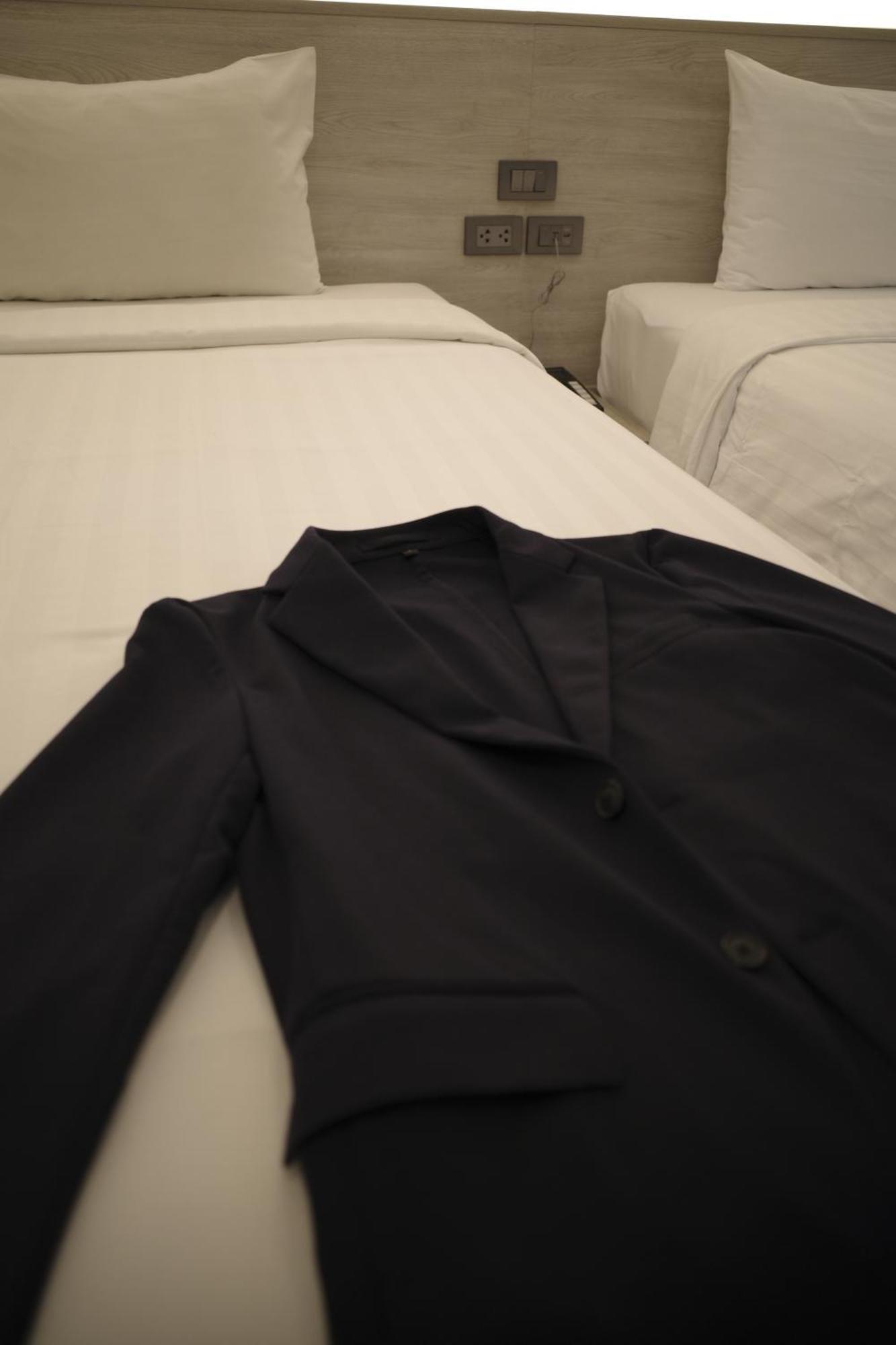 Thana Wisut Hotel Bangkok Luaran gambar
