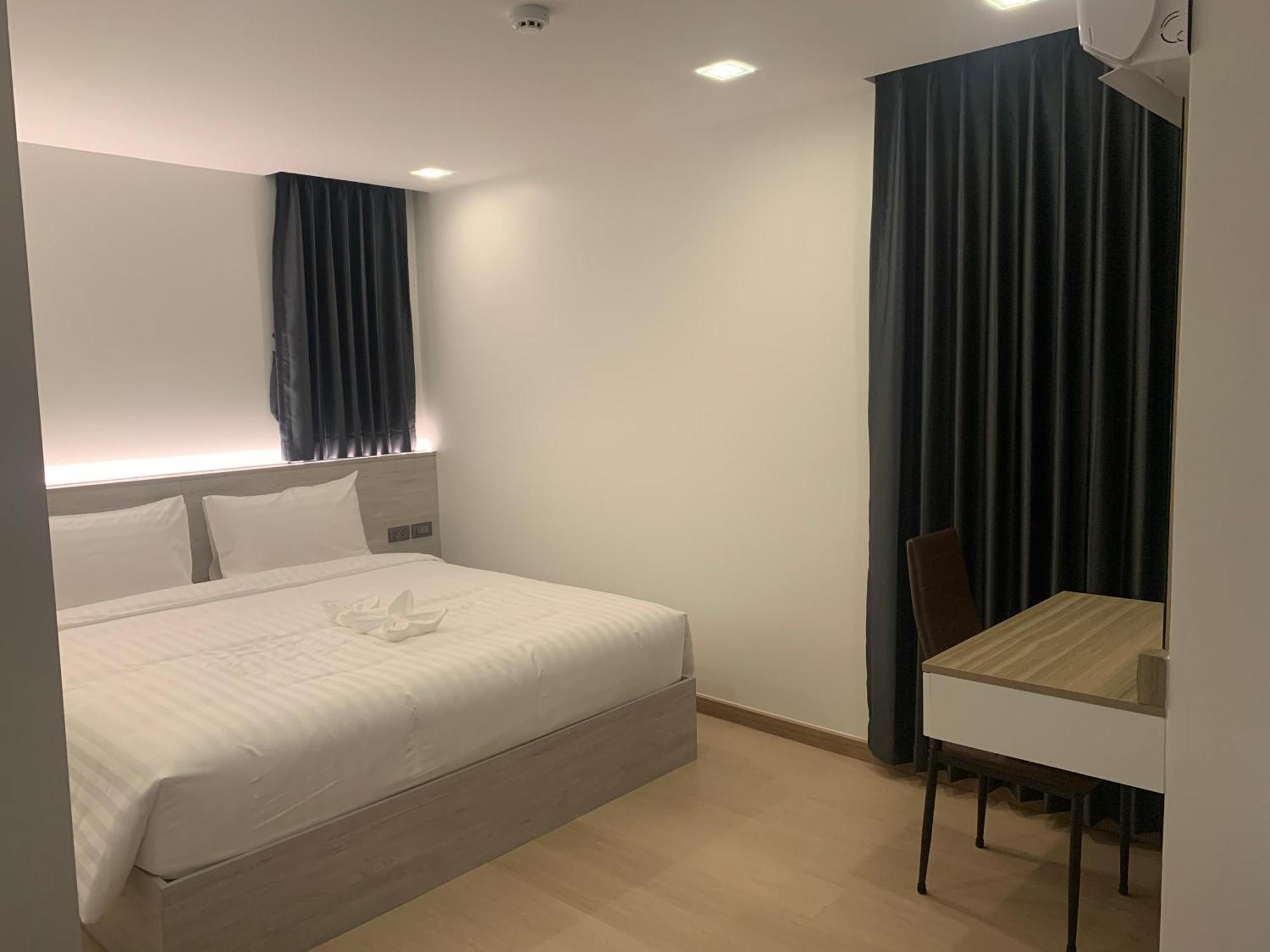 Thana Wisut Hotel Bangkok Luaran gambar