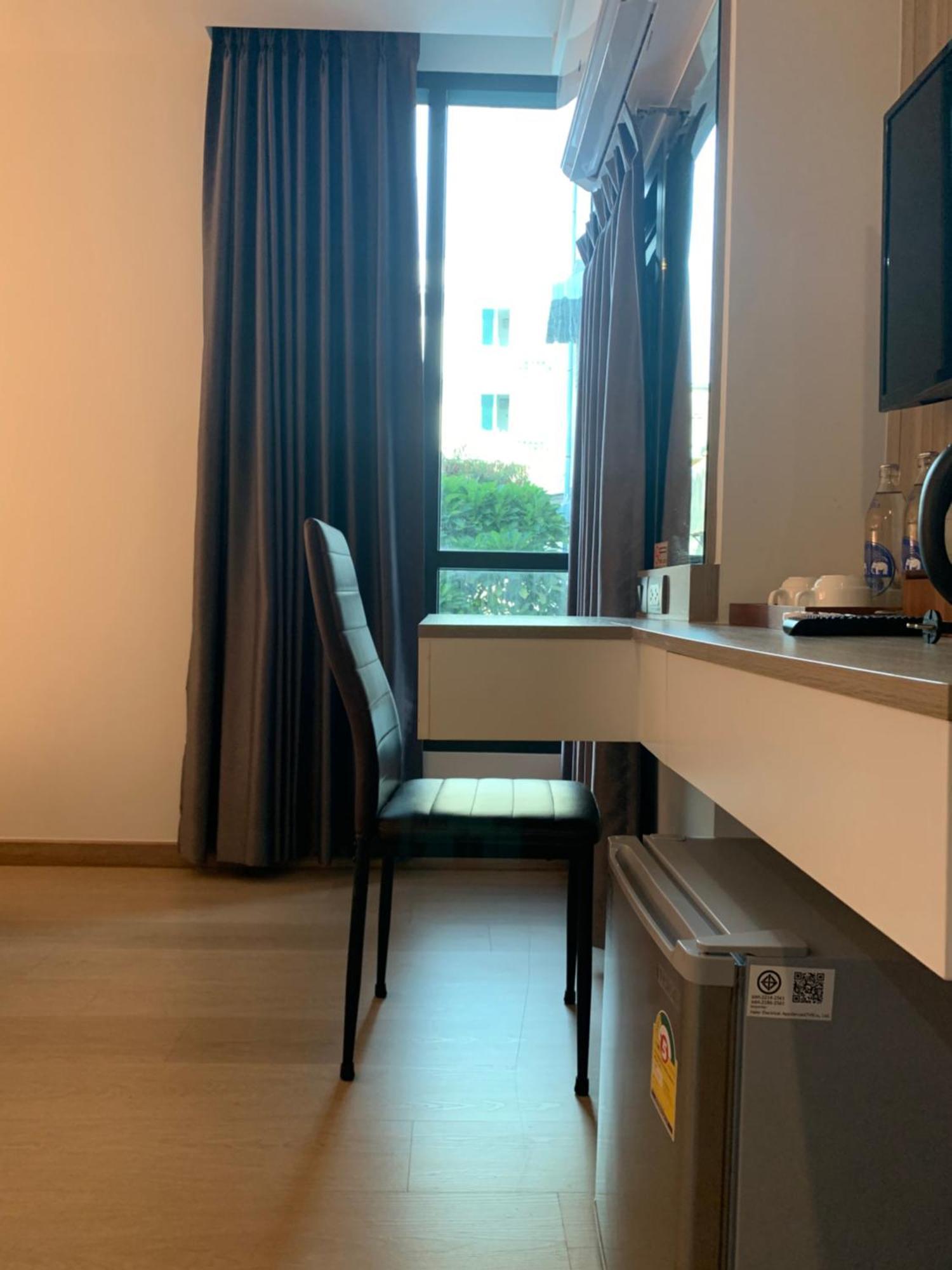 Thana Wisut Hotel Bangkok Luaran gambar