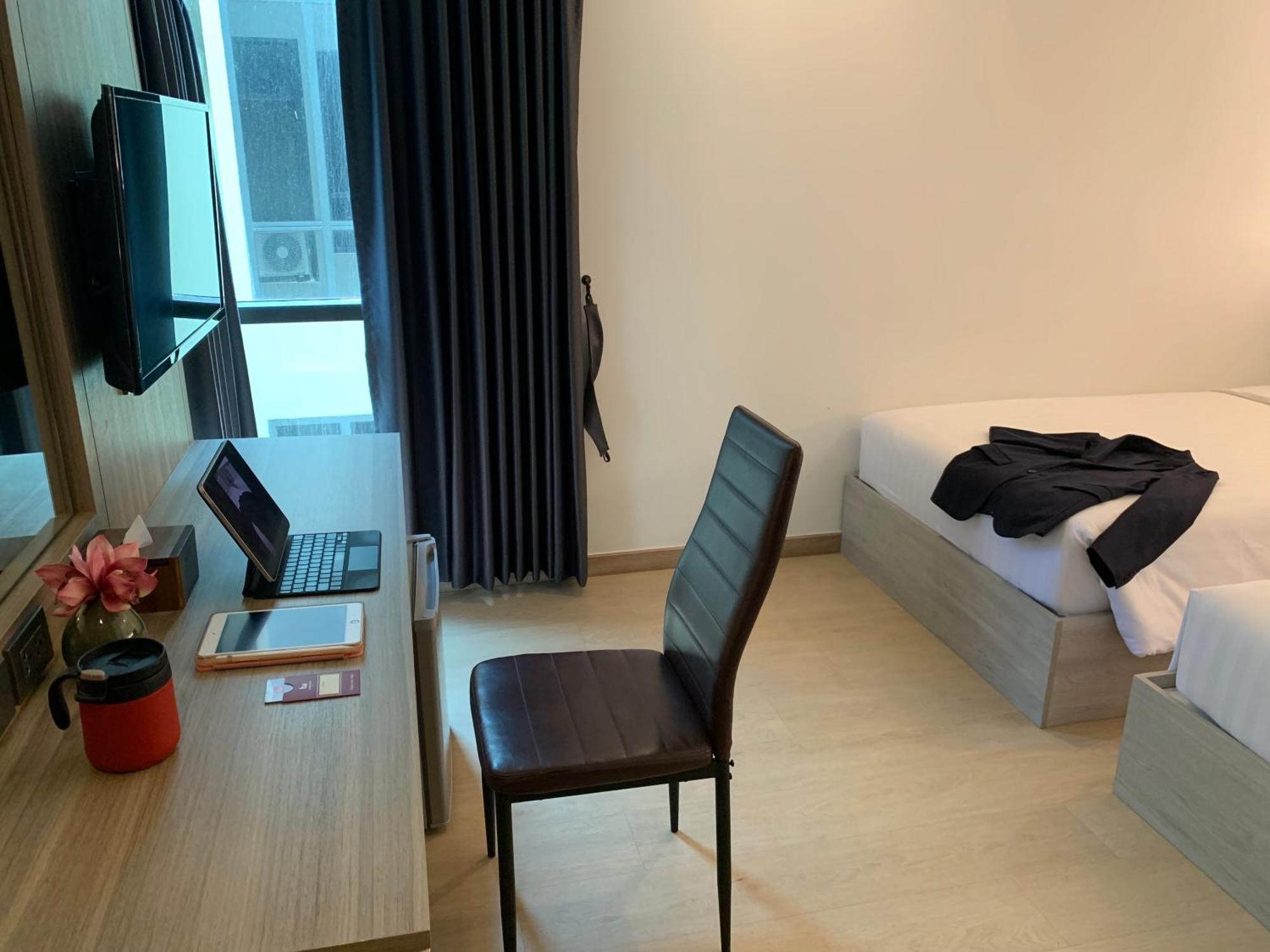 Thana Wisut Hotel Bangkok Luaran gambar