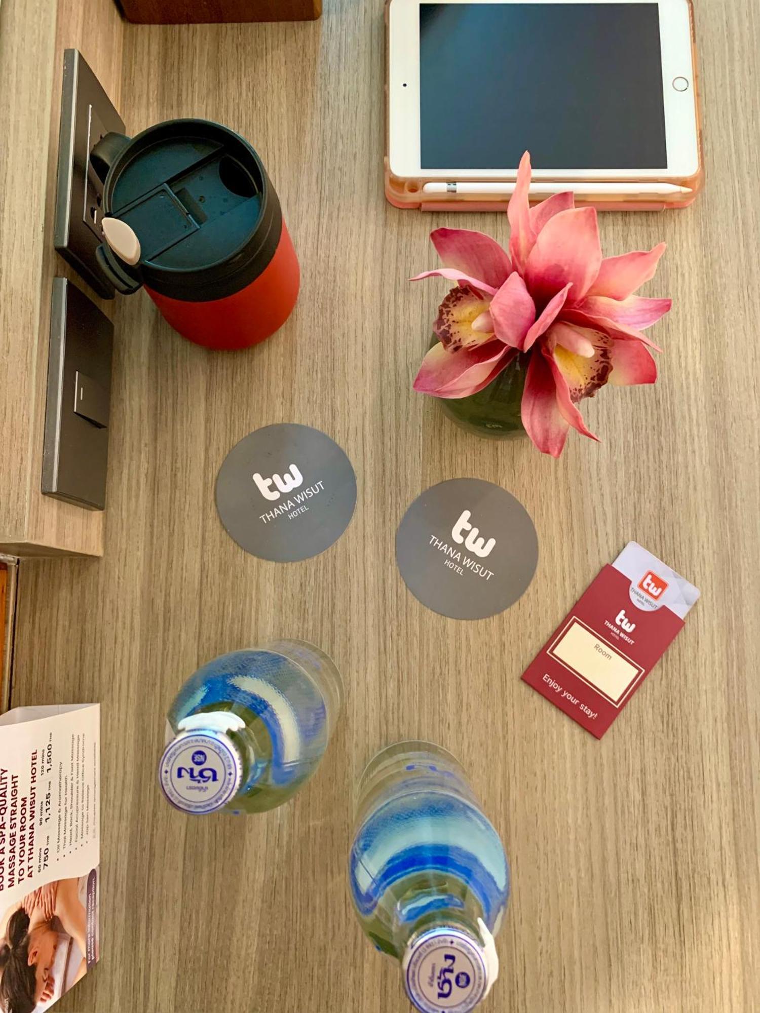 Thana Wisut Hotel Bangkok Luaran gambar