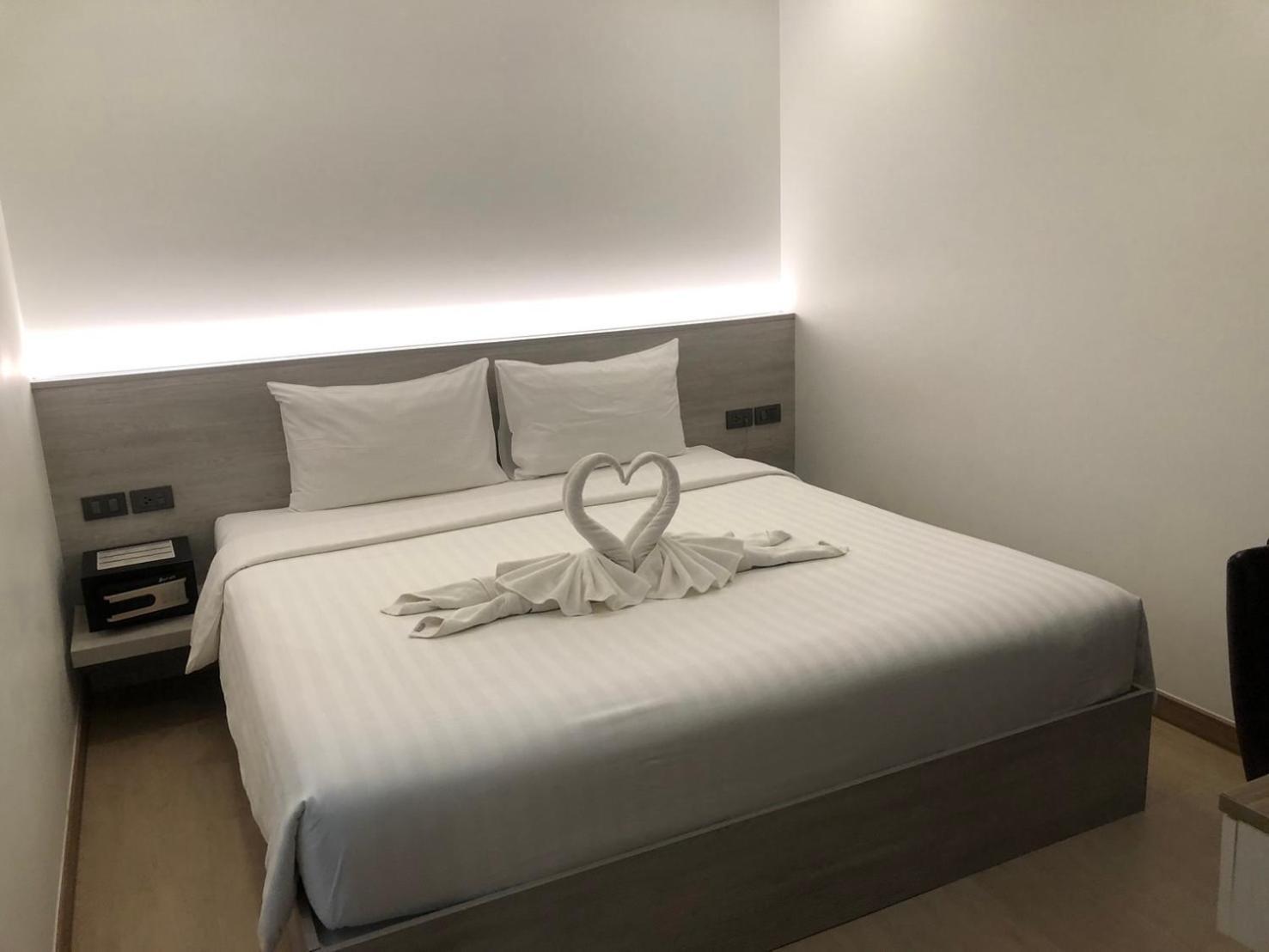 Thana Wisut Hotel Bangkok Luaran gambar
