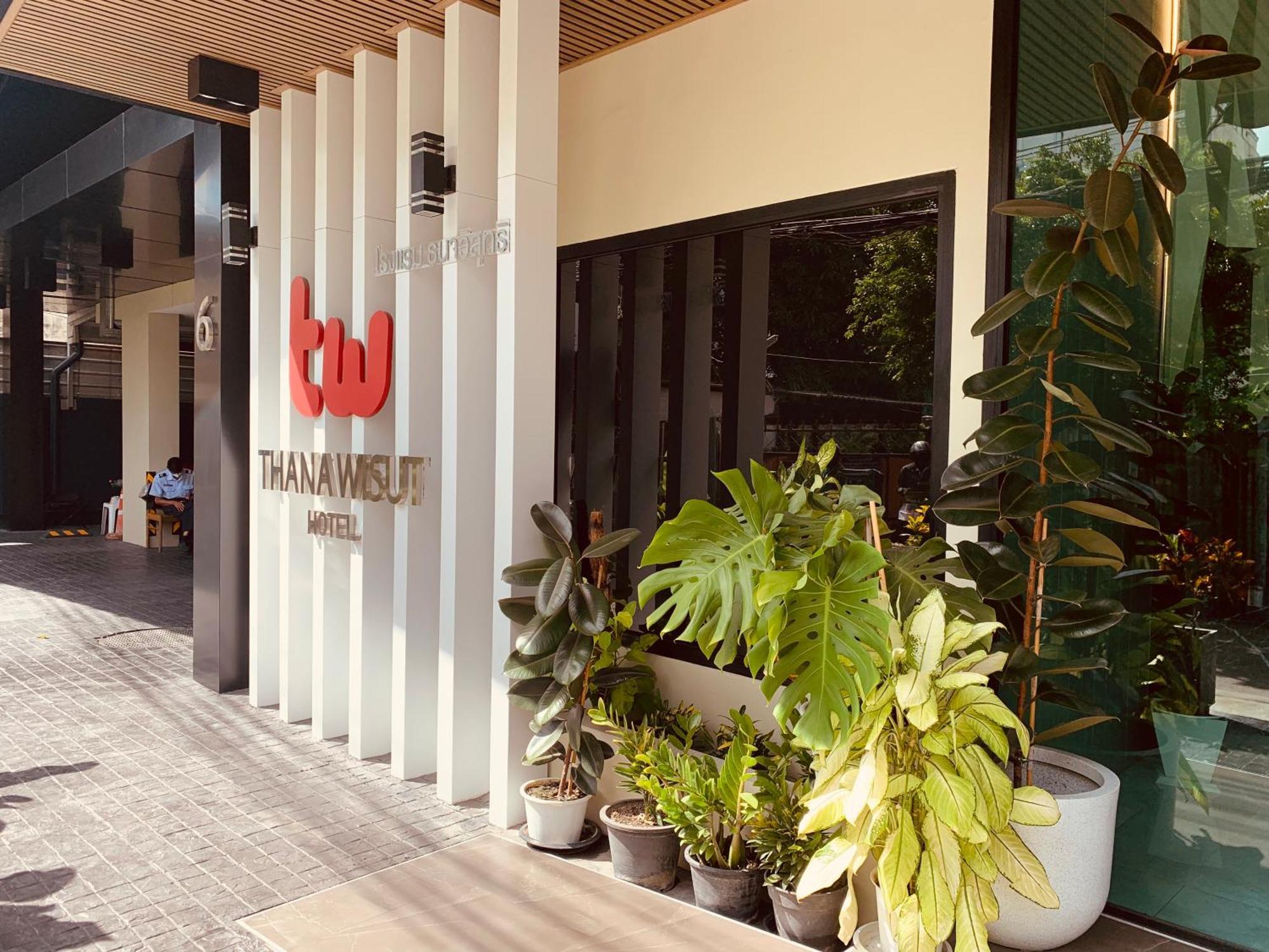 Thana Wisut Hotel Bangkok Luaran gambar